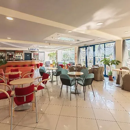 Complex Aquamarine Aparthotel