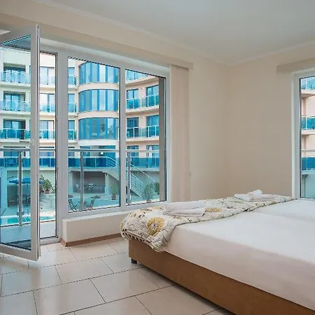 Aparthotel Complex Aquamarine 3*